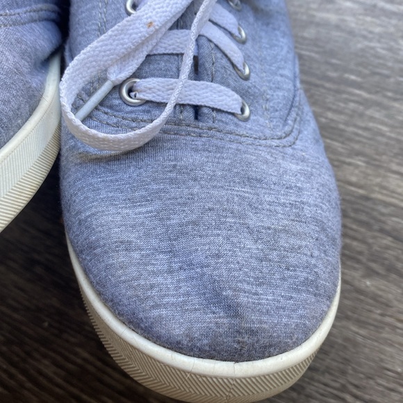 Gray and white flat sneakers shoes - Picture 13 of 17